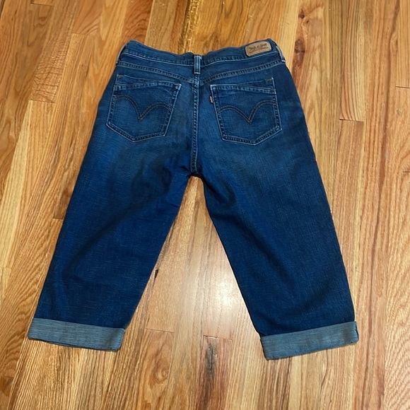 Levi’s crops size 6 - Picture 3 of 4